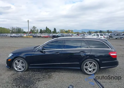 2011 Mercedes-Benz E 350 4Matic z USA, uszkodzony, nr VIN WDDHH8HB8BA219906